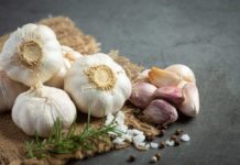 Σκόρδο, με ισχυρή θεραπευτική δύναμη GARLIC