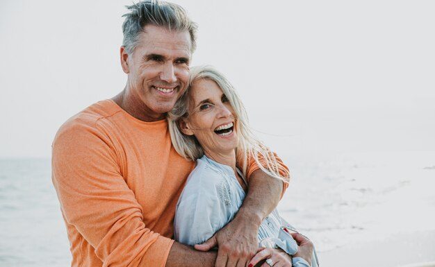 Να είσαι ένας γεμάτος άνθρωπος HAPPY COUPLE